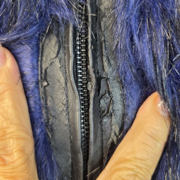 FDJ Faux Fur Vest XL Blue High Neck Full Zip Sleeveless Indie Vanguard New - Picture 9 of 9